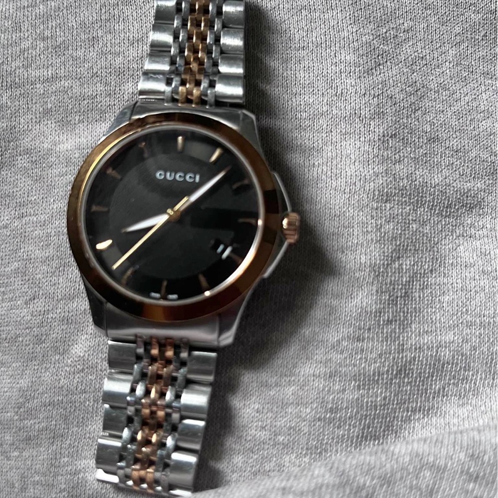 Gucci Black Dial Two-Tone Silver and Rose Gold Bracelet Watch